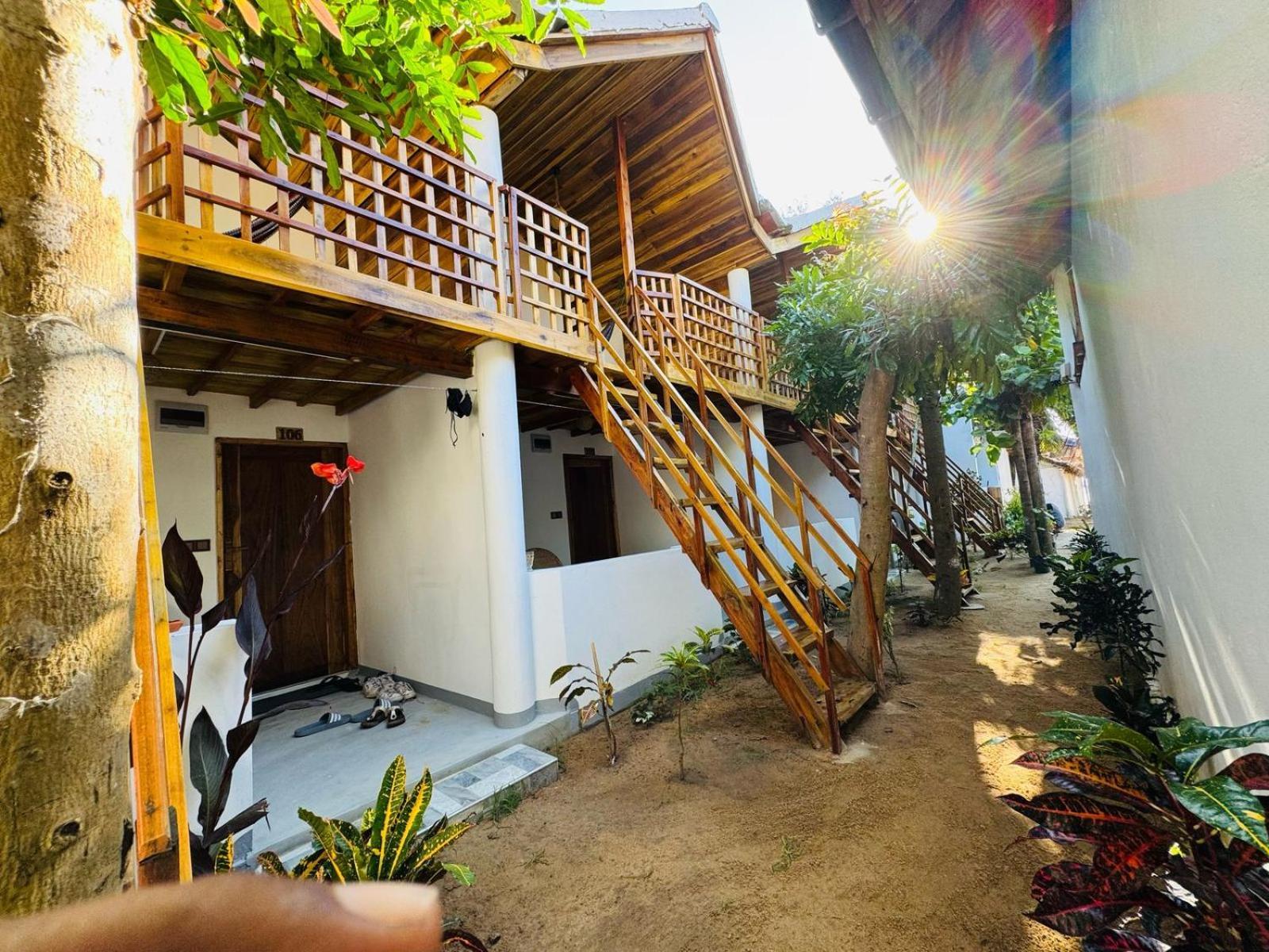Beach Wave Hotel Baía de Arugam Exterior foto